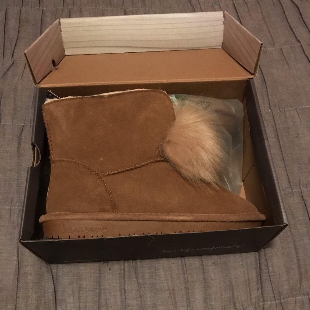NWT Pom Pom Bearpaw Boots